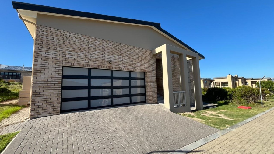 To Let 4 Bedroom Property for Rent in Blue Ridge Western Cape